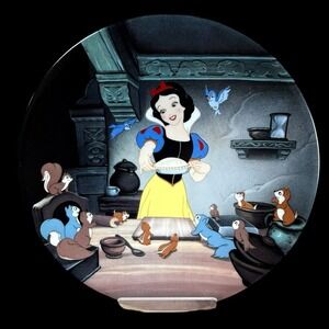 Disney Snow White "A Special Treat" Knowles Collector Plate COA